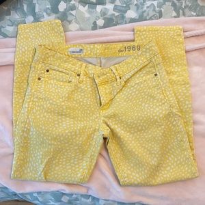 Yellow and white spotted Gap 1969 jeans size 28 skinny
